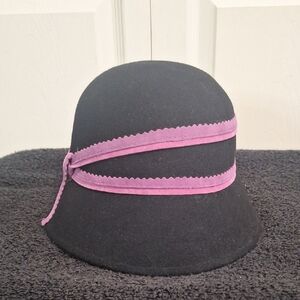 Vintage Retro The Accessory Collective 100% Wool Cloche Hat Purple Suede Accent